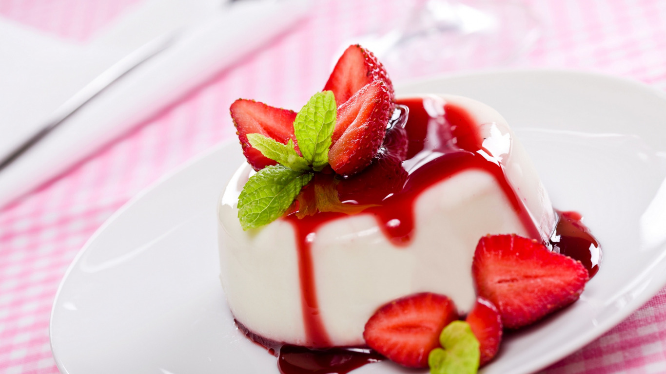 strawberry , dessert , jam , Panna cotta ,