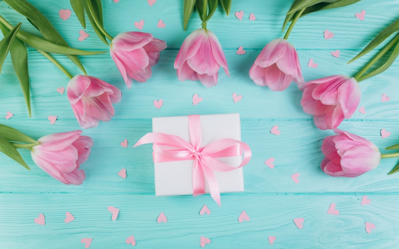 любовь • цветы • подарок • сердечки • тюльпаны • love • розовые • fresh • wood • pink • flowers • beautiful • romantic • hearts • tulips • gift • spri
